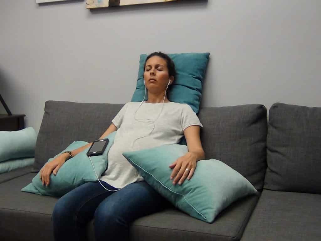 Hypnobabies mom listening to hypnosis