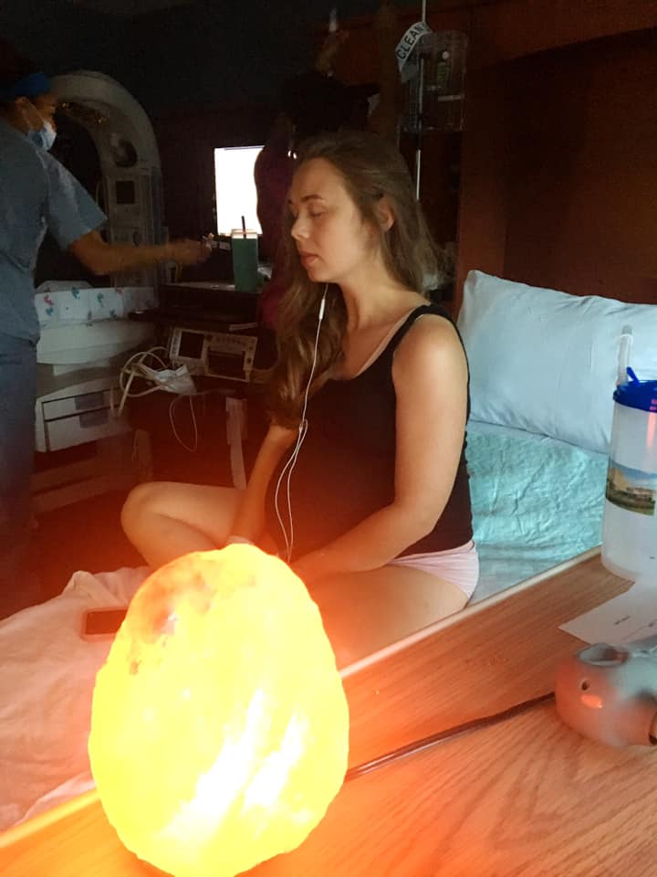 Pregnant woman relaxed during childbirth